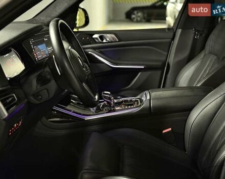 Белый БМВ X7, объемом двигателя 4.39 л и пробегом 99 тыс. км за 71900 $, фото 15 на Automoto.ua