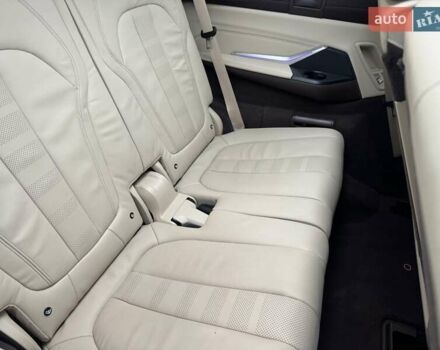 Белый БМВ X7, объемом двигателя 2.99 л и пробегом 98 тыс. км за 79000 $, фото 88 на Automoto.ua