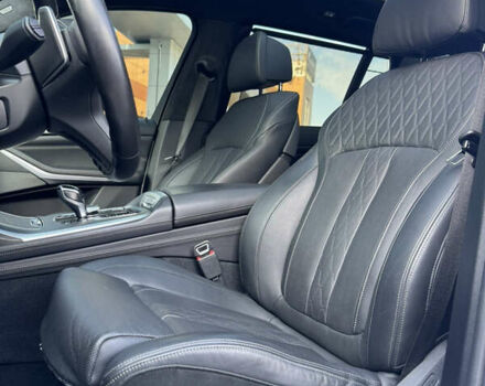 Белый БМВ X7, объемом двигателя 3 л и пробегом 75 тыс. км за 74000 $, фото 30 на Automoto.ua