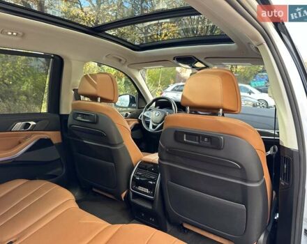 Белый БМВ X7, объемом двигателя 3 л и пробегом 67 тыс. км за 59500 $, фото 67 на Automoto.ua