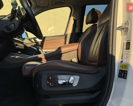 Белый БМВ X7, объемом двигателя 3 л и пробегом 126 тыс. км за 54000 $, фото 3 на Automoto.ua