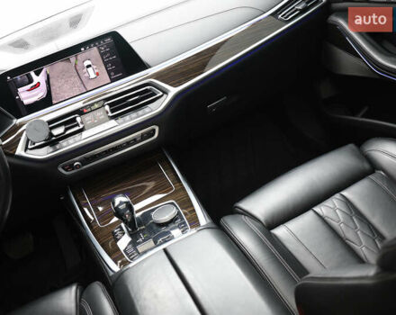 Белый БМВ X7, объемом двигателя 2.99 л и пробегом 141 тыс. км за 61000 $, фото 48 на Automoto.ua