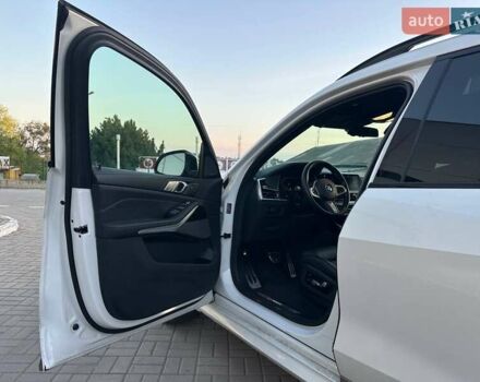 Белый БМВ X7, объемом двигателя 4.39 л и пробегом 126 тыс. км за 58500 $, фото 11 на Automoto.ua