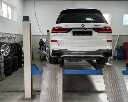 Белый БМВ X7, объемом двигателя 4.39 л и пробегом 41 тыс. км за 85500 $, фото 49 на Automoto.ua