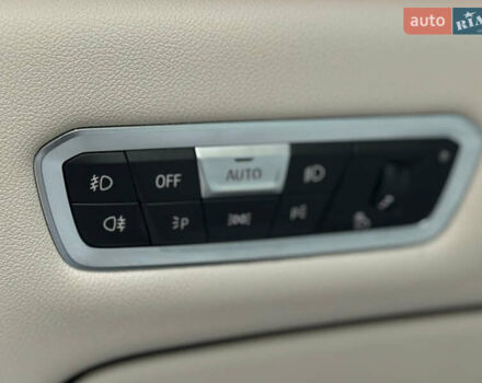 Белый БМВ X7, объемом двигателя 2.99 л и пробегом 83 тыс. км за 83000 $, фото 65 на Automoto.ua