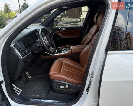 Белый БМВ X7, объемом двигателя 2.99 л и пробегом 183 тыс. км за 62400 $, фото 14 на Automoto.ua