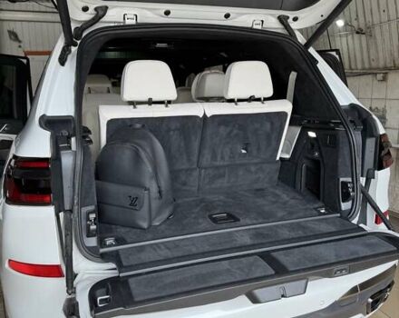 Белый БМВ X7, объемом двигателя 4.39 л и пробегом 41 тыс. км за 85500 $, фото 73 на Automoto.ua