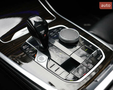 Белый БМВ X7, объемом двигателя 2.99 л и пробегом 141 тыс. км за 61000 $, фото 57 на Automoto.ua