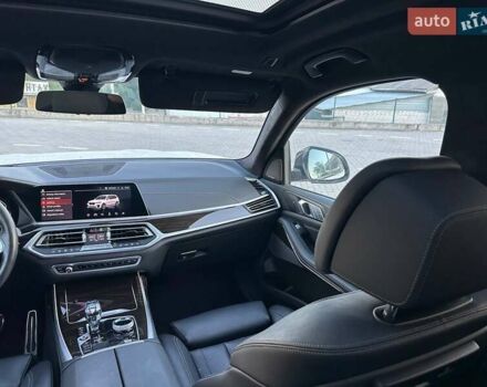 Белый БМВ X7, объемом двигателя 4.39 л и пробегом 126 тыс. км за 58500 $, фото 20 на Automoto.ua