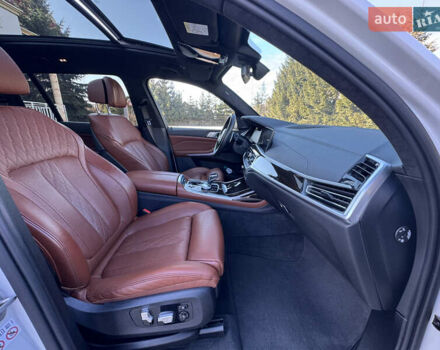 Білий БМВ X7, об'ємом двигуна 2.99 л та пробігом 95 тис. км за 76000 $, фото 41 на Automoto.ua