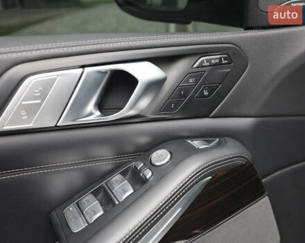 Белый БМВ X7, объемом двигателя 2.99 л и пробегом 141 тыс. км за 61000 $, фото 30 на Automoto.ua