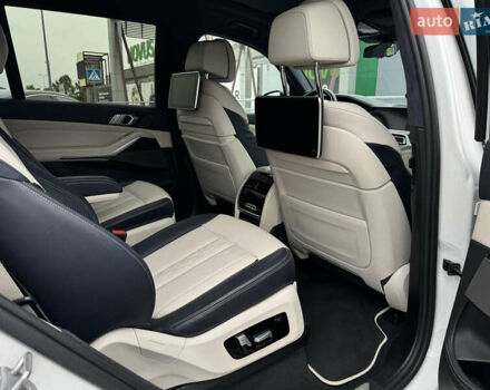 Белый БМВ X7, объемом двигателя 4.39 л и пробегом 50 тыс. км за 87500 $, фото 30 на Automoto.ua
