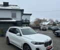 Белый БМВ X7, объемом двигателя 3 л и пробегом 150 тыс. км за 48999 $, фото 1 на Automoto.ua