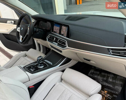 Белый БМВ X7, объемом двигателя 2.99 л и пробегом 83 тыс. км за 83000 $, фото 49 на Automoto.ua