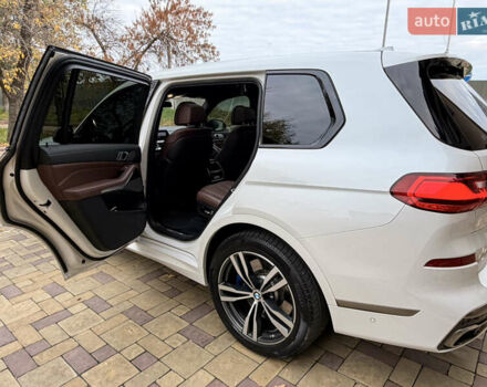 Белый БМВ X7, объемом двигателя 4.39 л и пробегом 130 тыс. км за 66000 $, фото 31 на Automoto.ua