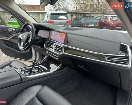 Белый БМВ X7, объемом двигателя 3 л и пробегом 154 тыс. км за 48999 $, фото 109 на Automoto.ua