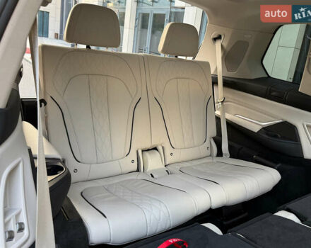 Белый БМВ X7, объемом двигателя 2.99 л и пробегом 83 тыс. км за 83000 $, фото 58 на Automoto.ua