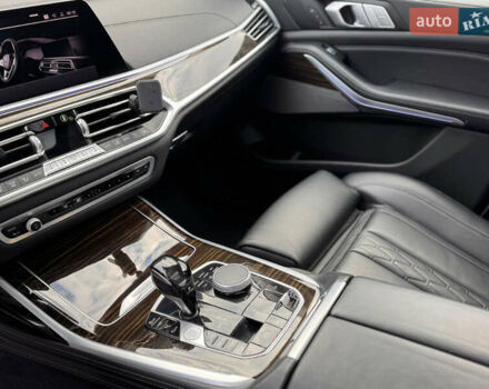Белый БМВ X7, объемом двигателя 2.99 л и пробегом 140 тыс. км за 64200 $, фото 13 на Automoto.ua