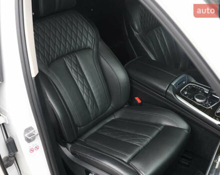 Белый БМВ X7, объемом двигателя 2.99 л и пробегом 141 тыс. км за 61000 $, фото 27 на Automoto.ua