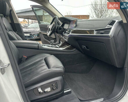 Белый БМВ X7, объемом двигателя 3 л и пробегом 154 тыс. км за 48999 $, фото 108 на Automoto.ua