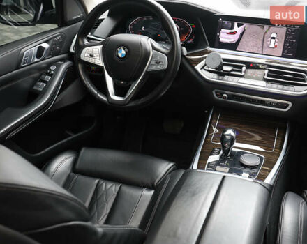 Белый БМВ X7, объемом двигателя 2.99 л и пробегом 141 тыс. км за 61000 $, фото 47 на Automoto.ua