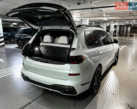 Белый БМВ X7, объемом двигателя 4.39 л и пробегом 41 тыс. км за 85500 $, фото 16 на Automoto.ua