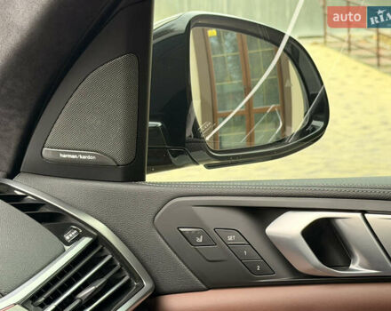 Белый БМВ X7, объемом двигателя 4.39 л и пробегом 130 тыс. км за 66000 $, фото 11 на Automoto.ua