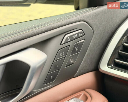 Белый БМВ X7, объемом двигателя 4.39 л и пробегом 130 тыс. км за 66000 $, фото 12 на Automoto.ua