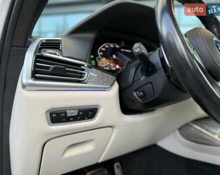 Белый БМВ X7, объемом двигателя 4.39 л и пробегом 58 тыс. км за 78999 $, фото 37 на Automoto.ua