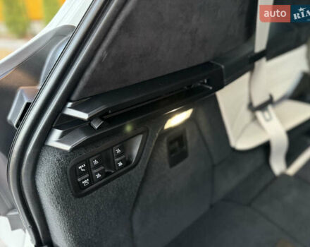 Белый БМВ X7, объемом двигателя 4.39 л и пробегом 58 тыс. км за 78999 $, фото 79 на Automoto.ua