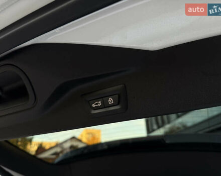 Белый БМВ X7, объемом двигателя 4.39 л и пробегом 58 тыс. км за 78999 $, фото 81 на Automoto.ua