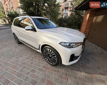 Белый БМВ X7, объемом двигателя 3 л и пробегом 17 тыс. км за 74500 $, фото 7 на Automoto.ua