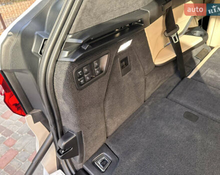 Белый БМВ X7, объемом двигателя 3 л и пробегом 17 тыс. км за 74500 $, фото 29 на Automoto.ua