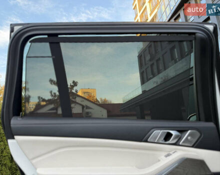 Белый БМВ X7, объемом двигателя 4.39 л и пробегом 58 тыс. км за 78999 $, фото 71 на Automoto.ua