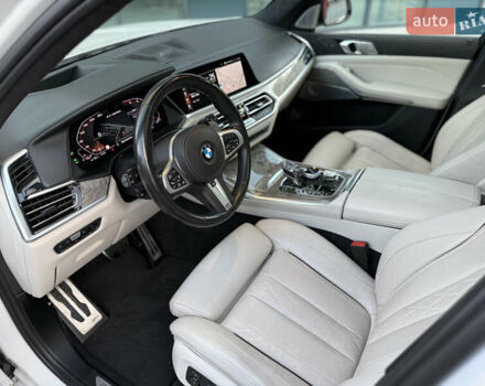 Белый БМВ X7, объемом двигателя 4.39 л и пробегом 58 тыс. км за 78999 $, фото 36 на Automoto.ua