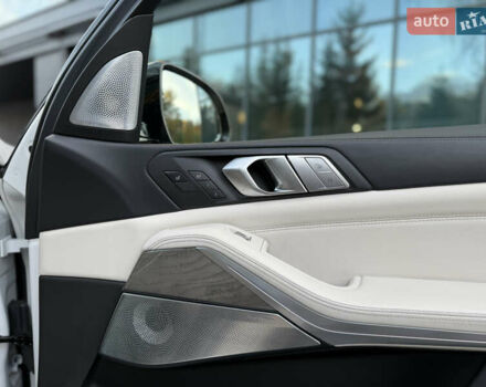 Белый БМВ X7, объемом двигателя 4.39 л и пробегом 58 тыс. км за 78999 $, фото 90 на Automoto.ua