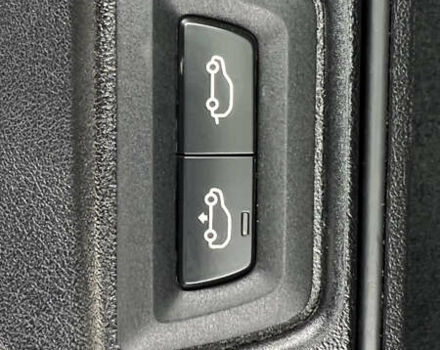 Білий БМВ X7, об'ємом двигуна 3 л та пробігом 83 тис. км за 87777 $, фото 26 на Automoto.ua