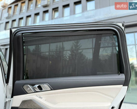 Белый БМВ X7, объемом двигателя 4.39 л и пробегом 58 тыс. км за 78999 $, фото 83 на Automoto.ua