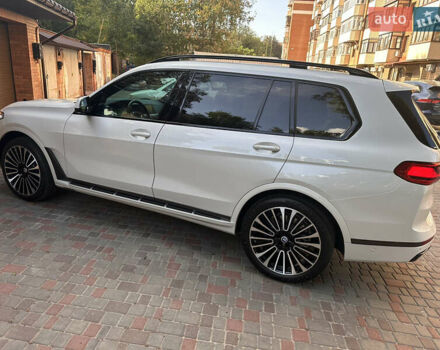 Белый БМВ X7, объемом двигателя 3 л и пробегом 17 тыс. км за 74500 $, фото 1 на Automoto.ua