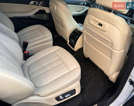 Белый БМВ X7, объемом двигателя 3 л и пробегом 17 тыс. км за 74500 $, фото 23 на Automoto.ua