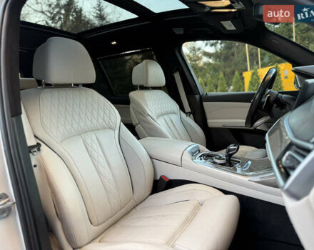 Белый БМВ X7, объемом двигателя 4.39 л и пробегом 58 тыс. км за 78999 $, фото 94 на Automoto.ua