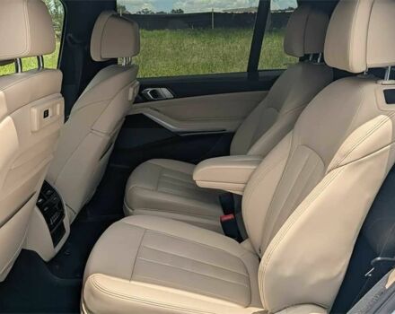 Белый БМВ X7, объемом двигателя 4.4 л и пробегом 22 тыс. км за 35000 $, фото 14 на Automoto.ua