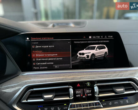 Белый БМВ X7, объемом двигателя 4.39 л и пробегом 58 тыс. км за 78999 $, фото 54 на Automoto.ua