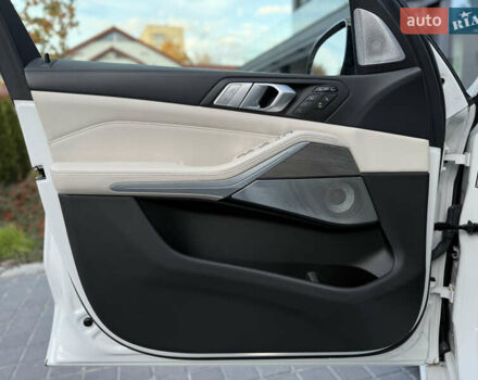 Белый БМВ X7, объемом двигателя 4.39 л и пробегом 58 тыс. км за 78999 $, фото 26 на Automoto.ua