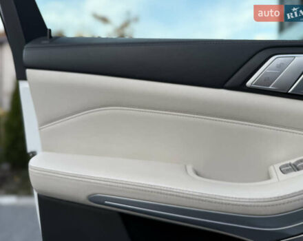 Белый БМВ X7, объемом двигателя 4.39 л и пробегом 58 тыс. км за 78999 $, фото 28 на Automoto.ua