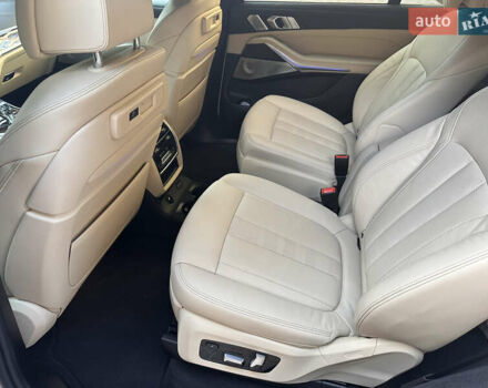 Белый БМВ X7, объемом двигателя 3 л и пробегом 17 тыс. км за 74500 $, фото 20 на Automoto.ua