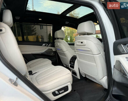 Белый БМВ X7, объемом двигателя 4.39 л и пробегом 58 тыс. км за 78999 $, фото 88 на Automoto.ua