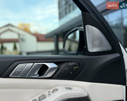 Белый БМВ X7, объемом двигателя 4.39 л и пробегом 58 тыс. км за 78999 $, фото 29 на Automoto.ua