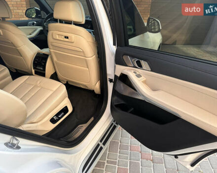 Белый БМВ X7, объемом двигателя 3 л и пробегом 17 тыс. км за 74500 $, фото 22 на Automoto.ua