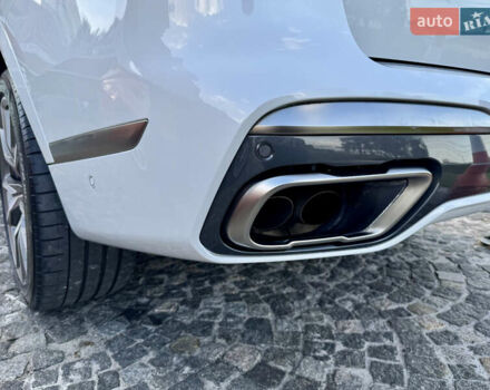 Белый БМВ X7, объемом двигателя 4.39 л и пробегом 19 тыс. км за 109999 $, фото 1 на Automoto.ua